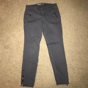 Cropped Gray Pants With Gold Zipper